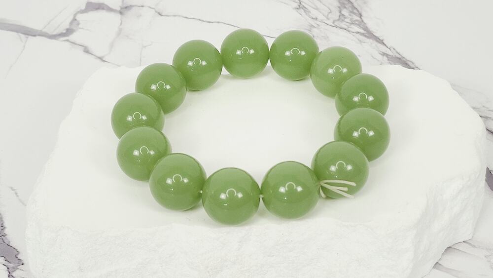 Beautiful 16mm Apple Green Nephrite Jade Polished Bead Stretchy Bracelet 7.5"